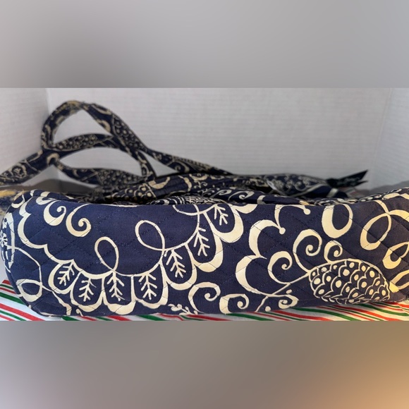 Vera Bradley Shoulder Tote Twirly Birds - Picture 2 of 8